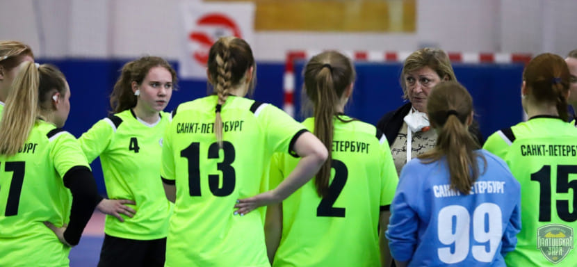 Первая лига. Команда СШОР "Приморская" из Санкт-Петербурга обыграла в финале гандболисток астраханской СШОР имени Гладченко
