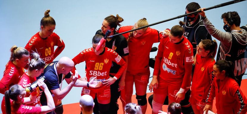 ЧЕ-2020. Главный тренер сборной Черногории Ким Расмуссен: "Ужасный, ужасный первый тайм! Но у наших девушек есть что-то особенное"