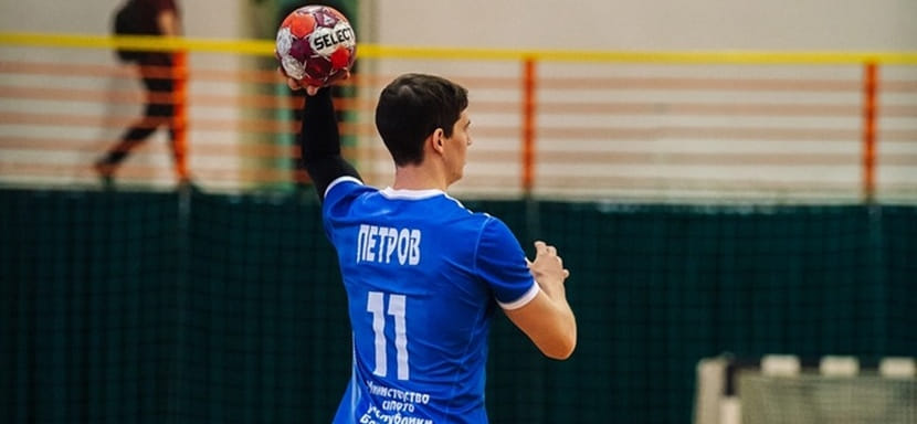 Olimpbet Суперлига. 28-летний правый крайний Александр Петров сменил уфимский "Акбузат" на "Неву" из Санкт-Петербурга