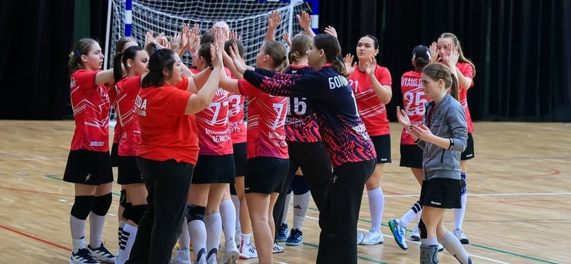 "Звезда"-УОР добилась победы в матче женской высшей лиги над земляками из УОР №2