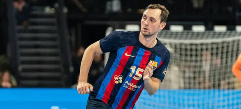 Испания. "Барселона" по ходу второго тайма уступала "Наве" пять мячей, но переломила ход встречи и победила