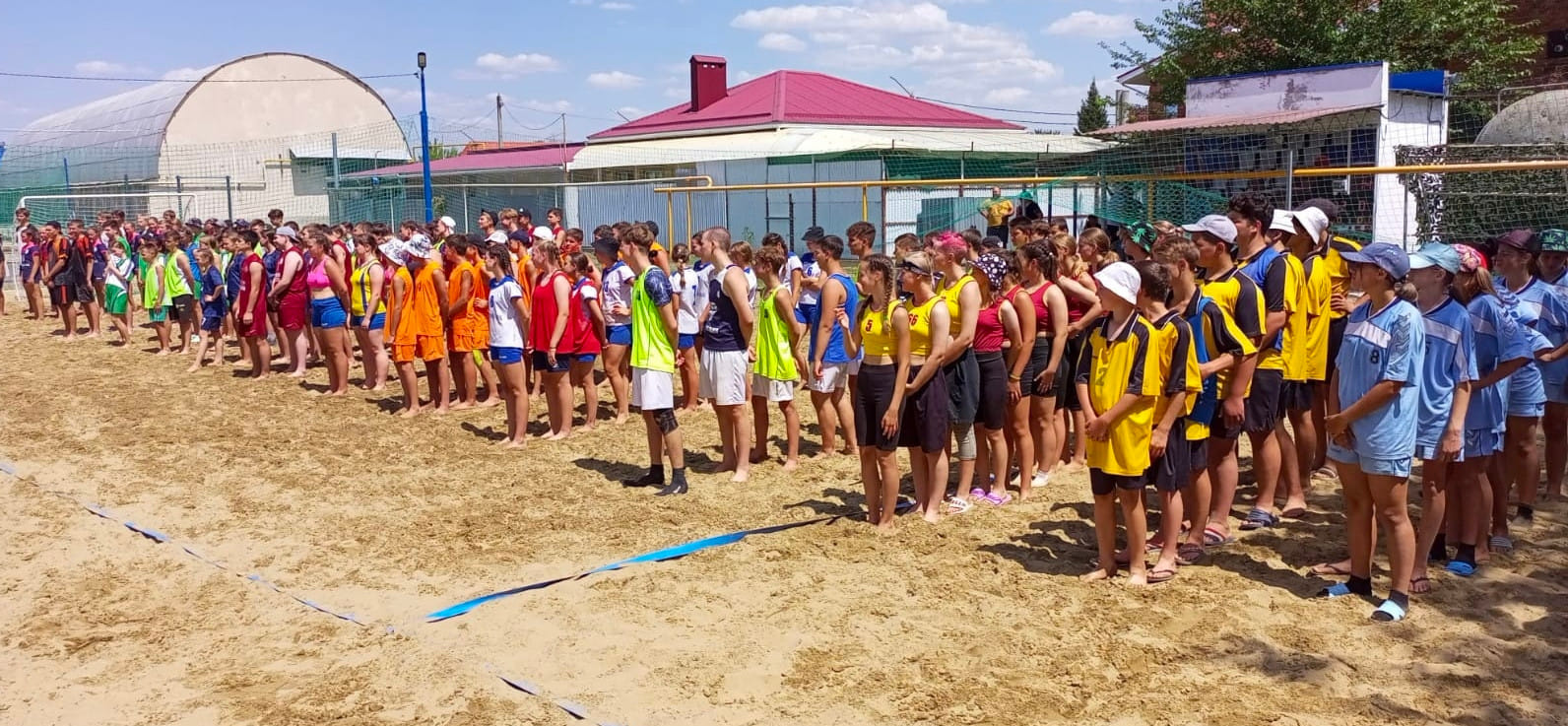 Пляжный гандбол. Станислав Харченко: "Здесь проще собрать команды — нужно меньше детей. Для маленькой станицы пляжка предпочтительнее"