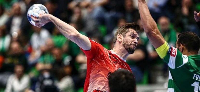 Румыния. Бразильский полусредний Рауль Нантес и египетский плеймейкер Ахмед Хайри стали игроками бухарестского "Динамо"