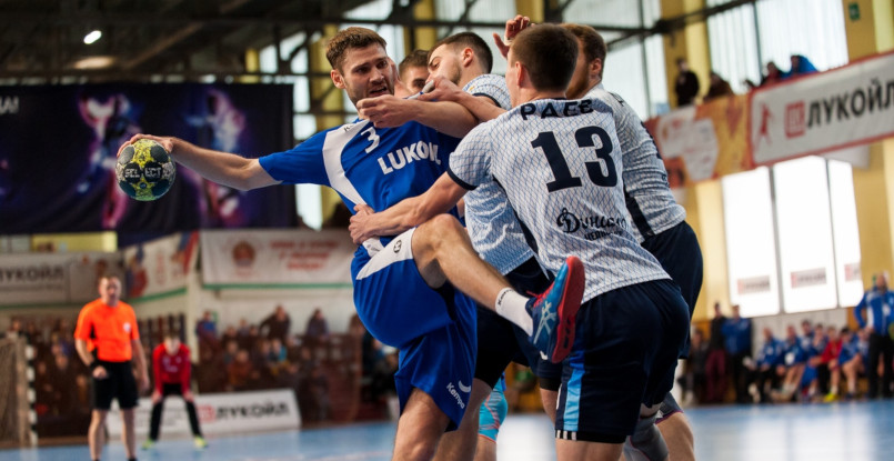 Суперлига глазами профи. Когда не найти золотой середины