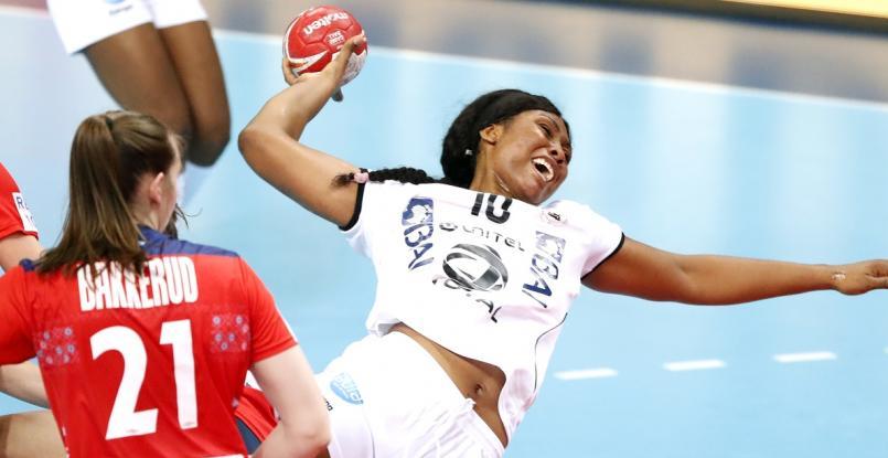 Норвежский "Кристиансанд" близок к подписанию звезды сборной Анголы Албертины Кассомы