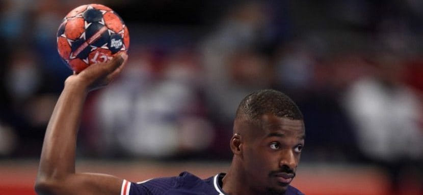 Франция. Разыгрывающий Саду Н'Танзи продлил контракт с "Пари Сен-Жермен". До конца сезона он отдан в аренду в "Тулузу"