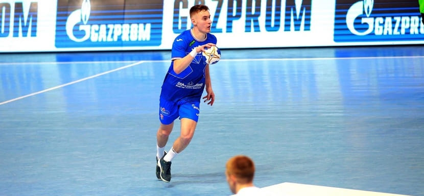 Эдуард Ярош: "Кокшаров даёт мне определённые установки, что-то из своего личного опыта. А я стараюсь их выполнять"