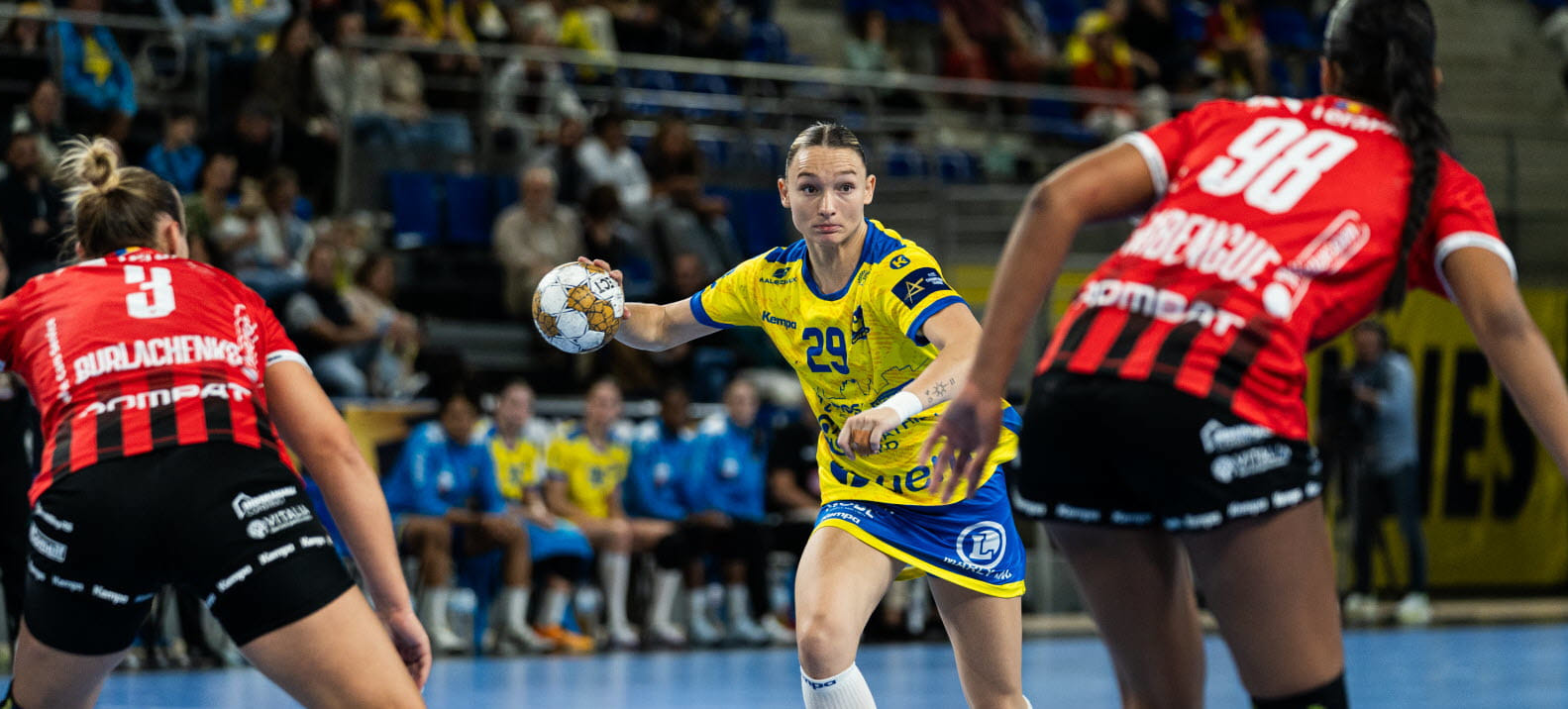 Первая победа "Боруссии", победный курс "Меца" и трудности датчанок — что произошло в Лиге чемпионов