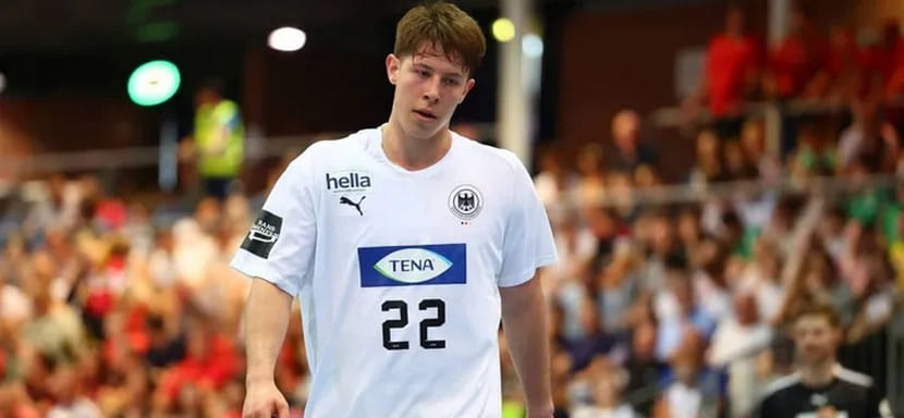 Линейный Флориан Шерер продолжит защищать цвета "Эрлангена"