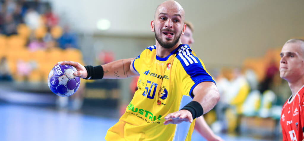 Артём Королёк, забросив 8 мячей, стал самым результативным игроком "Кельце" в матче с "Квидзынем", "Висла" победила "Хробры"