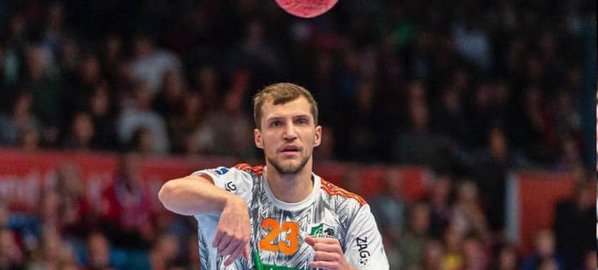 Бундеслига. Полусредний Владислав Кулеш претендует на звание лучшего игрока октября. В конкурентах — Матиас Гидсель, Руне Дамке и ещё 4 игрока