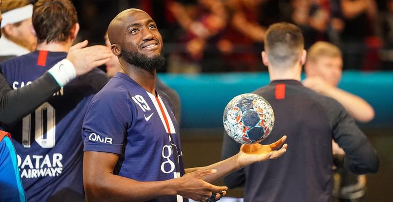 Франция. Правый крайний сборной Франции и "ПСЖ" Люк Абало: "Моя карьера не может завершиться вот так. Скорее всего, я продолжу"