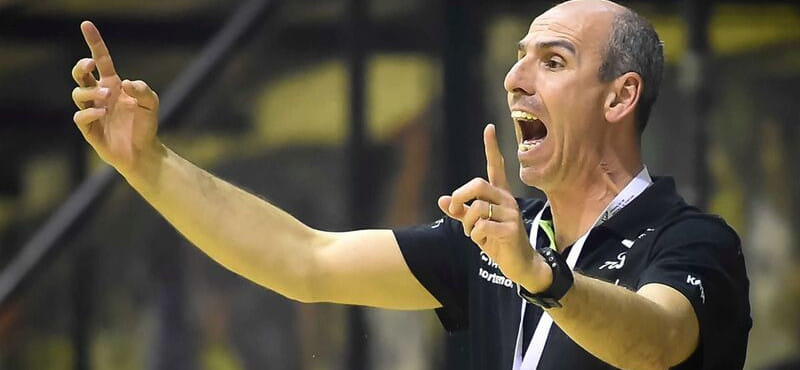 Португалия. Карлос Резенде возглавил "Порту", Магнус Андерссон, видимо, станет главным тренером французского клуба "Экс"