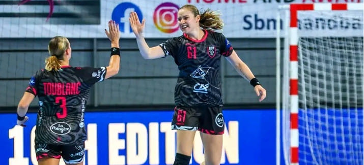 Франция. "Мец" дома был значительно сильнее "Ниццы", "Брест" Масловой в гостях взял верх над "Нантом". Россиянка забросила 6 мячей
