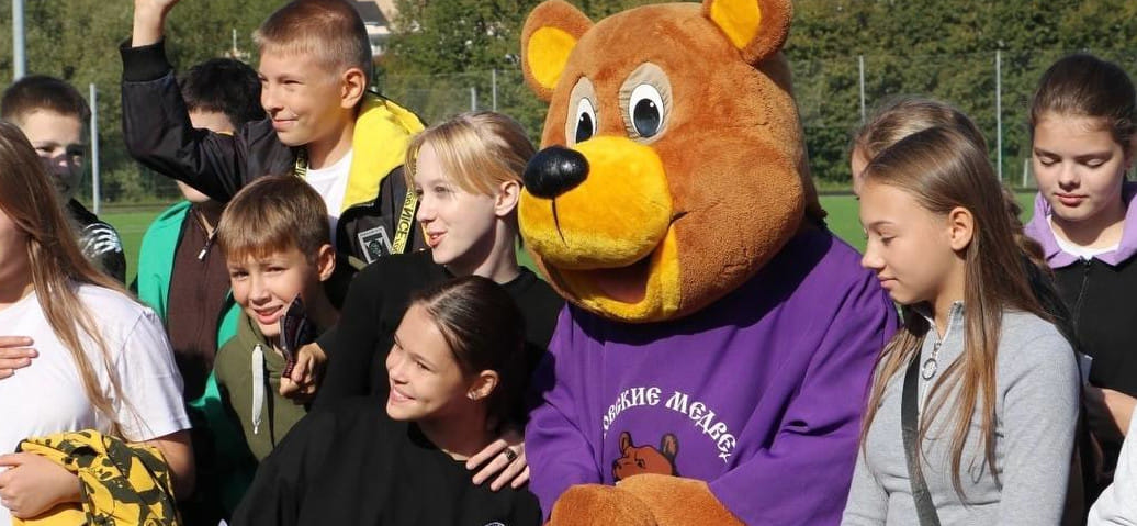 Россия. Игроки "Чеховских медведей" поучаствовали в спортивном празднике для школьников