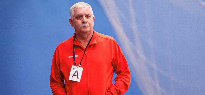 Молодёжное первенство. Девушки. Экс-главный тренер "Луча" и "Динамо-Синары" Николай Измайлов возглавил "Астраханочку"-СШОР