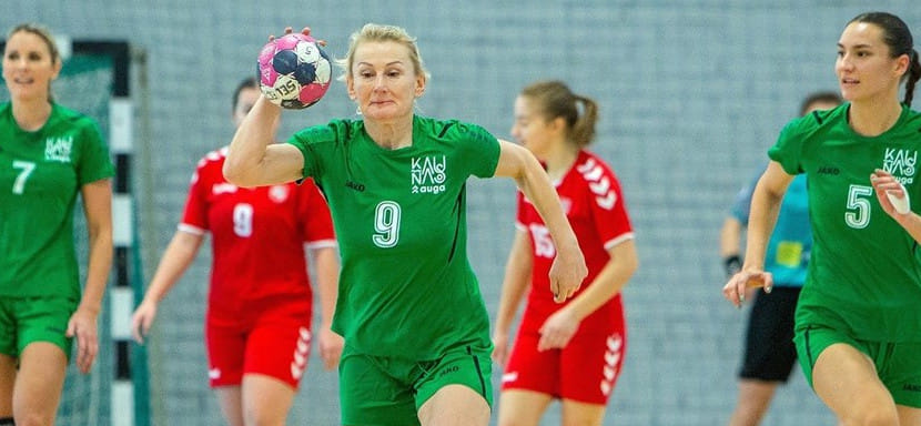 Кубок ЕГФ. Медсестра отделения интенсивной терапии и линейная "Жальгириса" Вайда Репечкиене дебютировала в турнире в 50 лет