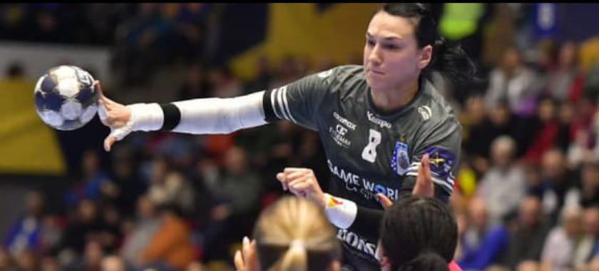 "Это говорит об их воспитании". В матче Кубка Румынии "Бухарест" — "Рапид" Кристину Нягу нецензурно оскорбляли болельщики гостий