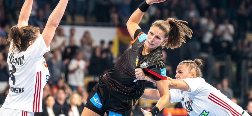 Товарищеский матч. Женская сборная Германии в рамках "Дня гандбола" обыграла команду Венгрии в Мюнхене на глазах 11 тысяч болельщиков