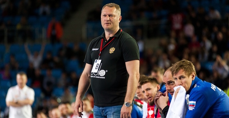 Балканы. 24rakomet.mk: На посту главного тренера северомакедонского "Вардара" испанца Давида Писонеро сменил россиянин Эдуард Кокшаров