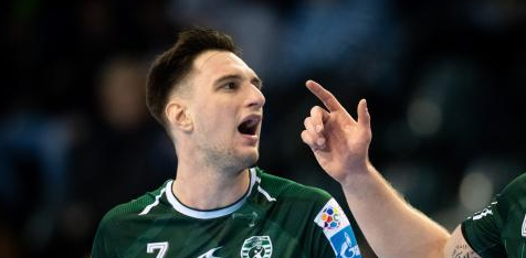 Cловакия. Януш Лапайне и Марио Цвиткович, расторгнувшие контракты с "Татраном", перешли в швейцарские "Кринс-Люцерн" и "Берн"