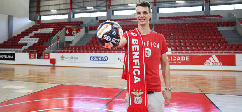 Португалия. Левый полусредний сборной Северной Македонии Филип Талески стал игроком "Бенфики"