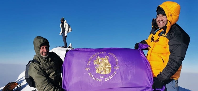 Суперлига Олимпбет. Флаг "Чеховских Медведей" побывал на вершине горы Арарат