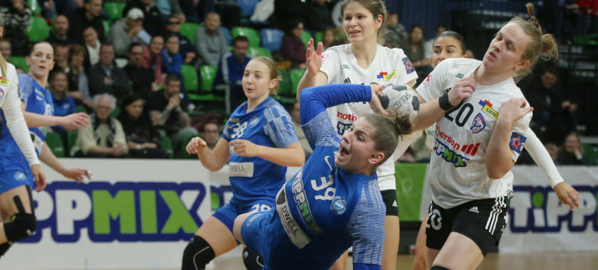 Венгрия. "Мошонмадьяровар" обыграл МТК и одержал третью победу подряд, "Альба" оказалась сильнее "Будаёрша"