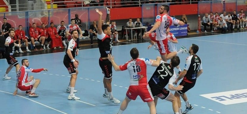 Полусредний сборной Сербии Стеван Сретенович продолжит карьеру в румынском "Бакэу"