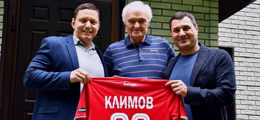 Олимпийскому чемпиону-1976 Юрию Климову — 80! Заслуженного тренера СССР поздравили с юбилеем Лев Воронин и Эдуард Акопян