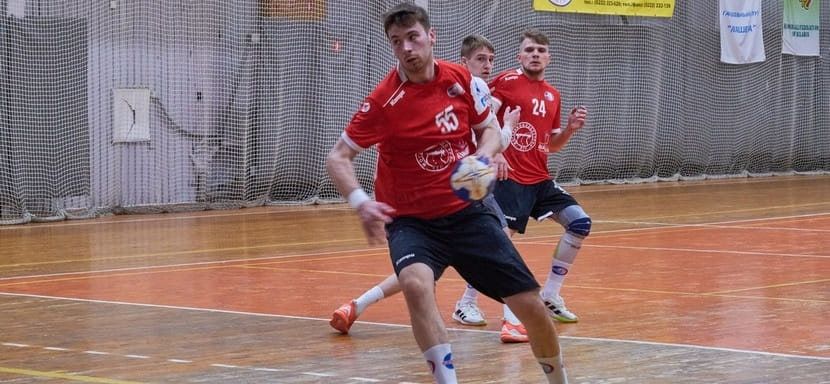 Беларусь. 26-летний правый полусредний Артём Рабушко расстался с "Машекой" из Могилёва