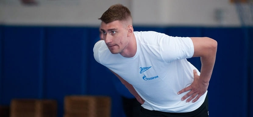 Olimpbet Суперлига. Михаил Виноградов: "После звонка Дмитрия Торгованова думал о переходе в "Зенит", наверное, меньше суток" (ВИДЕО)