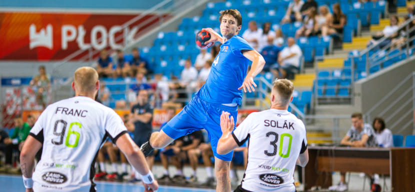 Польша. "Висла" Дмитрия Житникова и Сергея Марка Косоротова в контрольном матче одержала победу над "Карвиной"