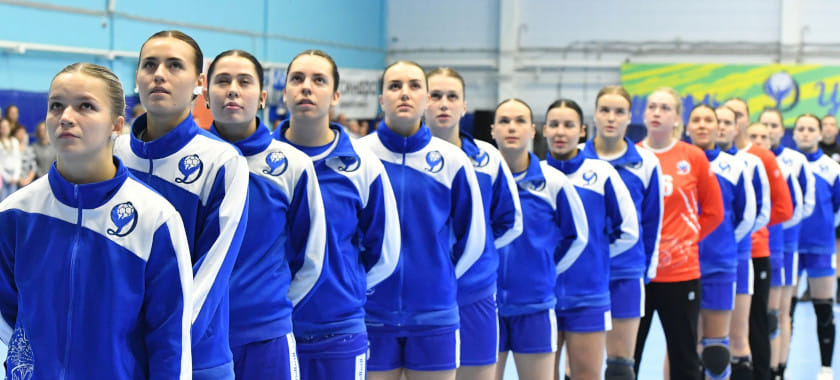 "Динамо-Синара" в первом матче на новой арене в Волгограде уступило "Астраханочке". Яна Сотникова забросила девять мячей