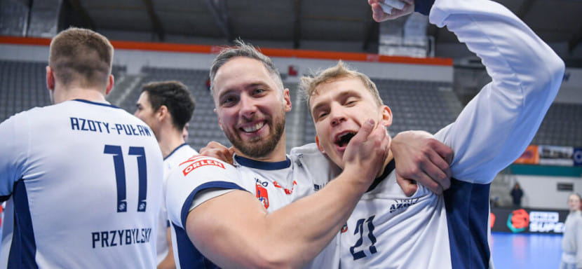 Польша. "Азоты" сокрушили в гостях "Тарнув" Бушкова и Смоликова, "Гурник" Бочко дома был сильнее "Островии"