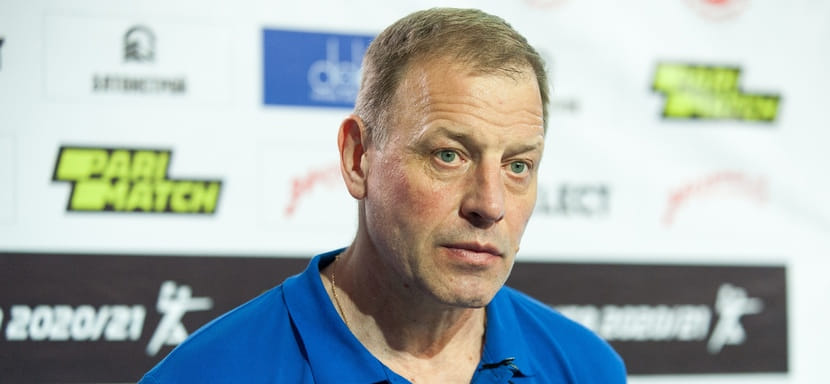 Суперлига. Алексей Алексеев о поражении от “Астраханочки”: “Очень большие претензии к игре в защите. 34 мяча — это никуда не годится”