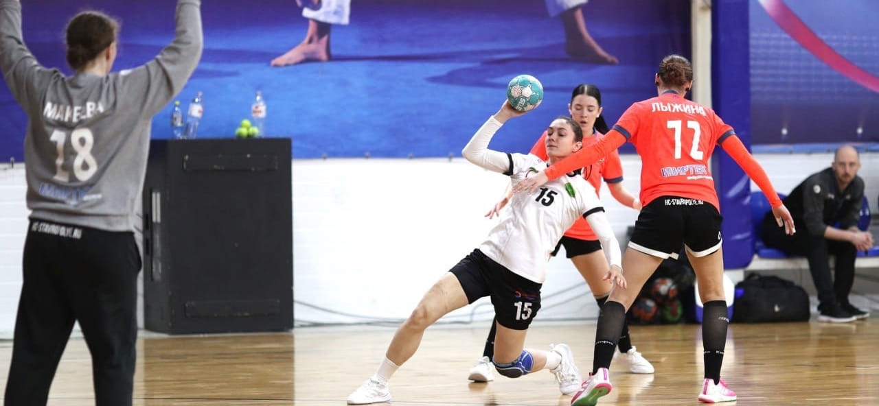 Olimpbet Суперлига. "Ставрополье" обыграло майкопский АГУ-"Адыиф" на домашней площадке с преимуществом в 11 мячей