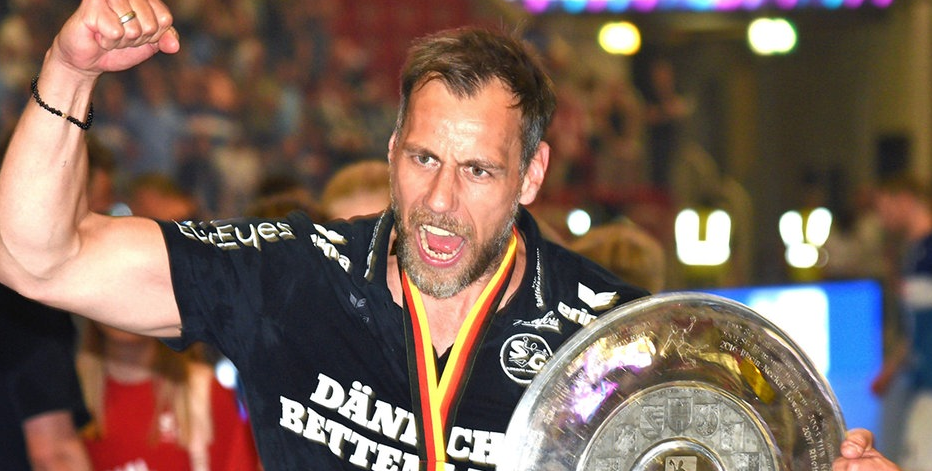 Майк Махулла о победе в чемпионате Германии: "Приятно, что о тебе могут написать в учебниках истории!"