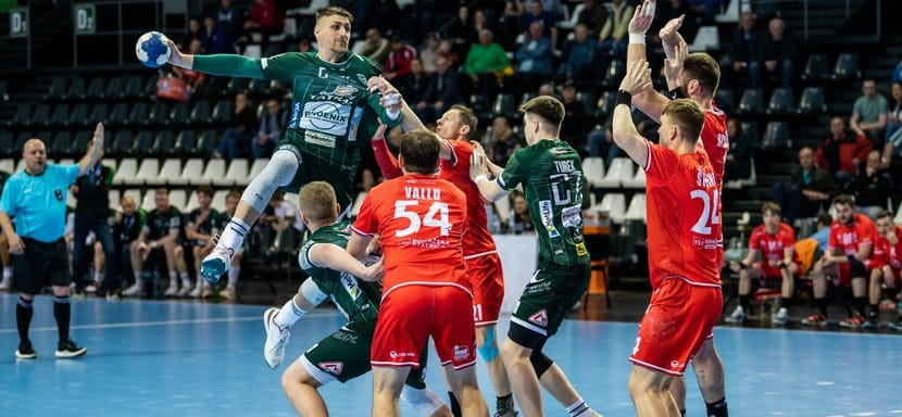 Словакия. "Татран" россиян Касаткина и Царапкина с трудом перевёл финальную серию с "Поважской Быстрицей" в пятый матч