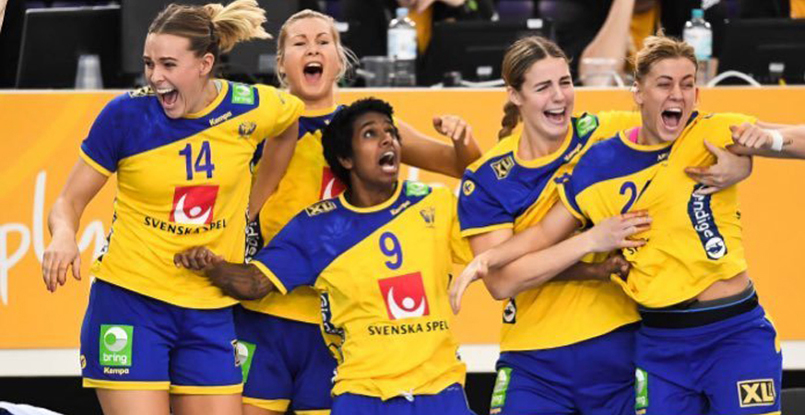 Швеция. Темнокожая крайняя Луиза Санд: "Была бы моя воля, выдворила бы из страны всех, кто голосует за партию Окессона, прямо сейчас"