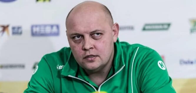 Суперлига. Денис Сайфулин о матче против "Динамо-Синары": "Нужно забрасывать один на один — никак не могли выйти на преимущество в три мяча"