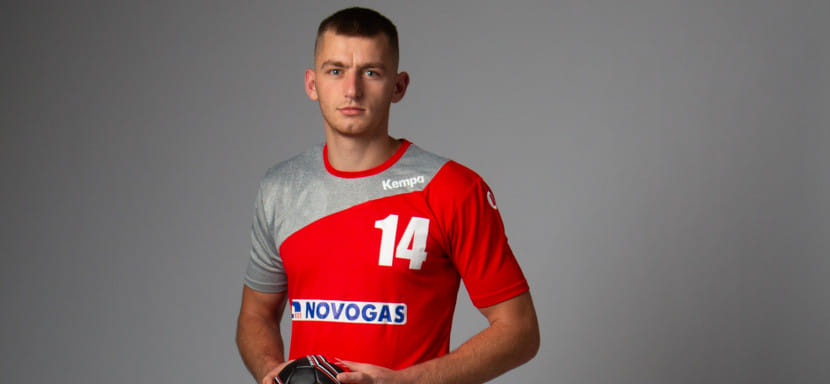 Беларусь. Гродненский "Кронон" продлил контракт с 24-летним правым крайним Александром Лукашевичем