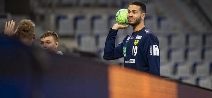 Бундеслига. Нынешний сезон для полусреднего "Райн Лёвен" Филипа Ахуансу завершён досрочно из-за травмы