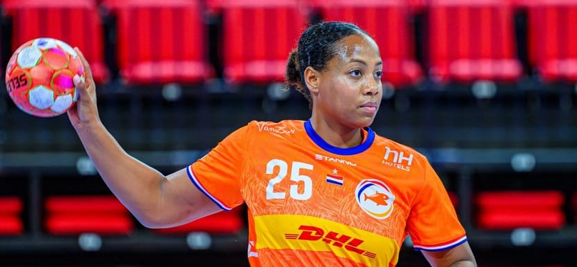 Линейная из Нидерландов Шарон Нойтмер продолжит карьеру в чемпионате Франции, где будет играть за "Пари-92"