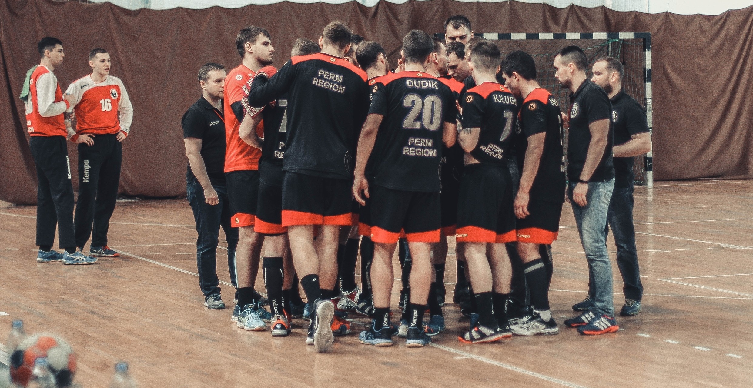 Кубок России. Нокаут вратаря как фактор победы. Второй финалист — "Чеховские Медведи"