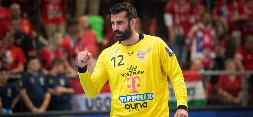 Испанский вратарь "Веспрема" Родриго Корралес стал автором лучшего сейва в четвёртом туре Лиги чемпионов (ВИДЕО)