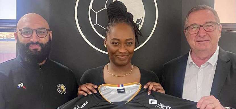 Франция. Правая полусредняя "Шамбре" Жанелла Блонбу продолжит карьеру в "Пари-92"