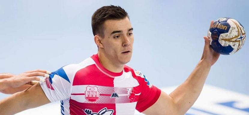 Правый полусредний сборной Сербии Йовица Николич покинул Кувейт, где у него был щедрый контракт с клубом "Бурган"