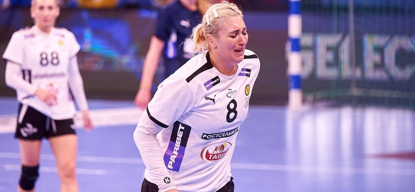 Olimpbet Суперлига. Анна Сень: "Примерно на 6 недель моей ноге нужны процедуры и покой. Диагностировали частичный разрыв"