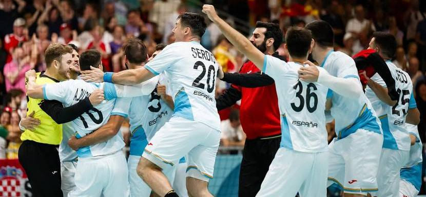 Испанцы спаслись в четвертьфинальной встрече с египтянами. В дополнительное время команда Хорди Риберы оформила выход в полуфинал